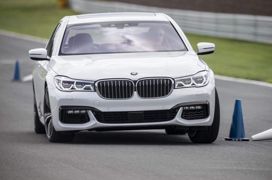  BMW 750i xDrive M Sport (G11) 2016 года  (NA) (фото 45 из 47)